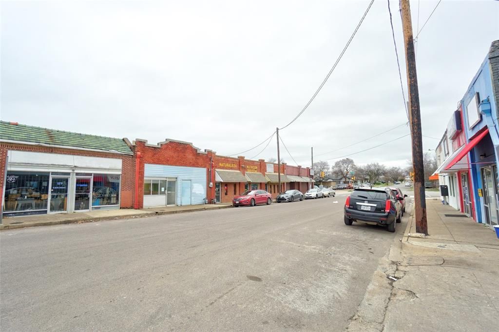 121 N Marlborough Ave, Dallas, TX 75208